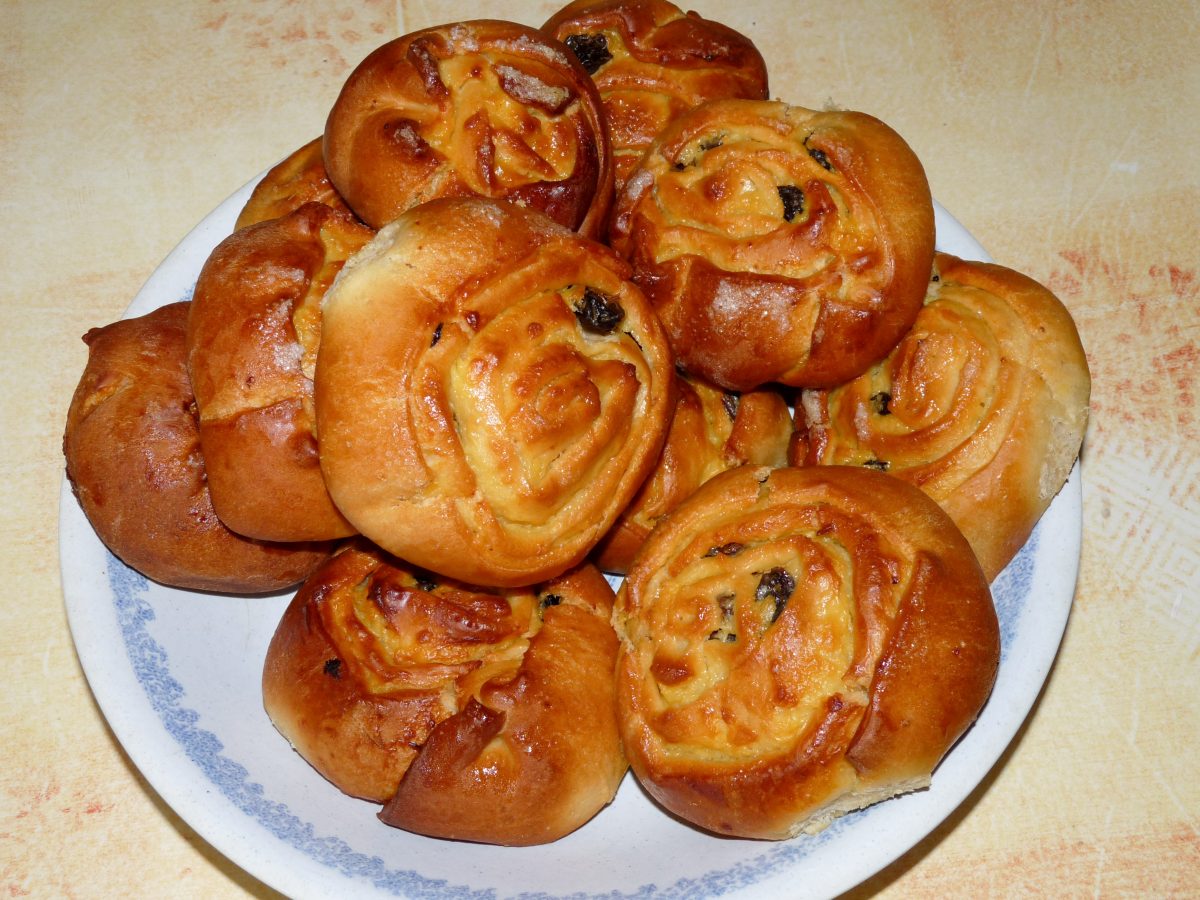 girelle di brioche alla crema AdobeStock 37869161