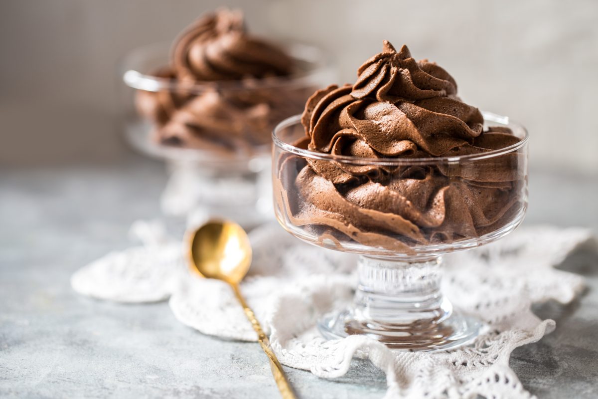 mousse veg al cioccolato senza AdobeStock 182253968 1