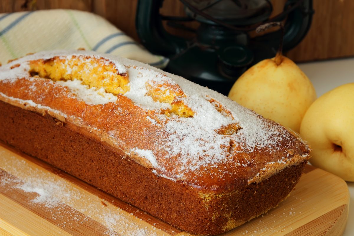 plumcake alle pere ricetta facile AdobeStock 62827302