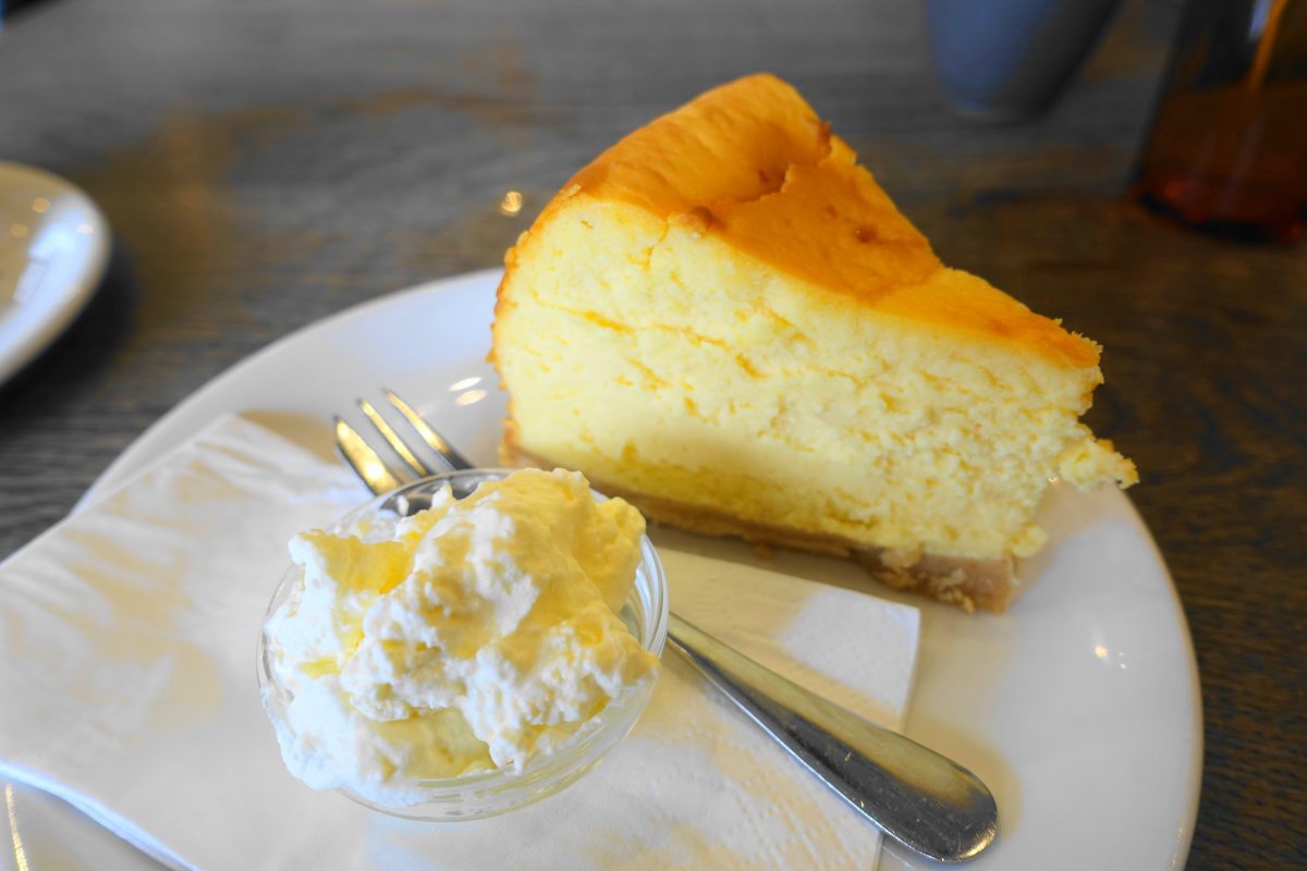 torta ricotta e limone AdobeStock 382856871 1