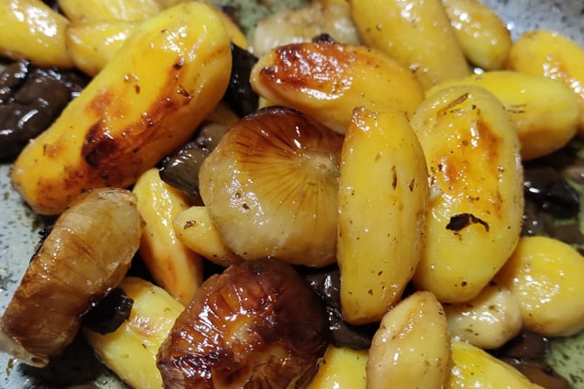 contorno di patate olive e patate cipolle e olive