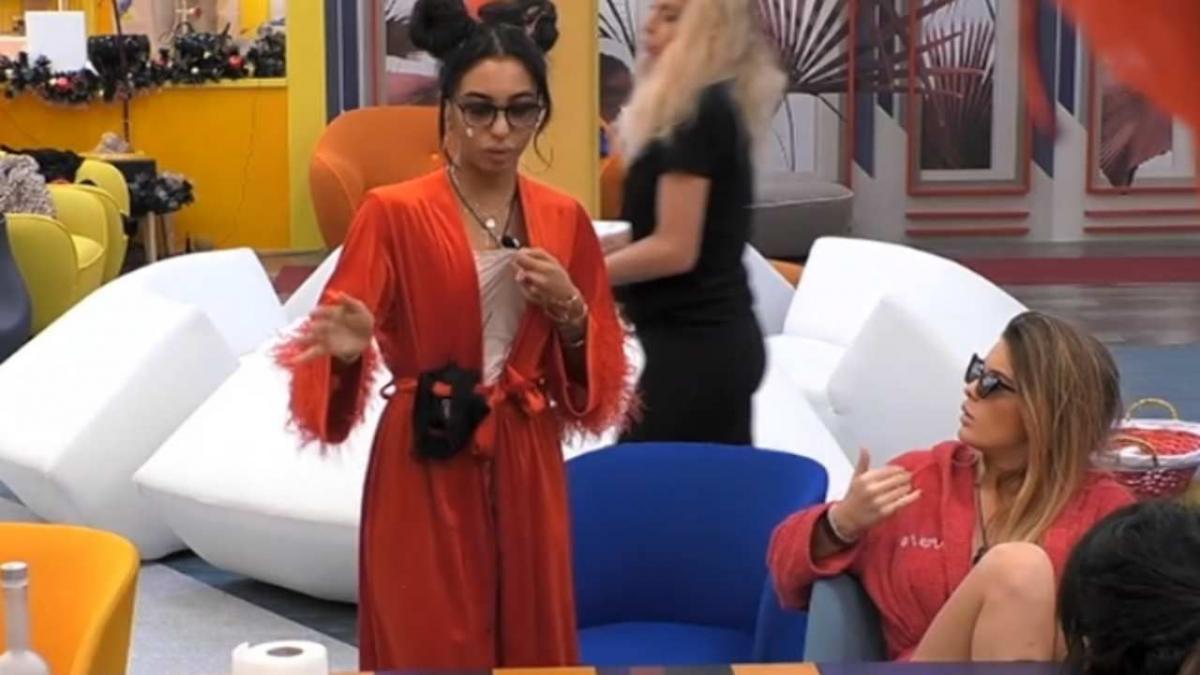 gf vip 6 litigio tra gfvip lulu sbotta con sophie per la vicinanza a soleil capirai chi e quando sara tardi 2712832
