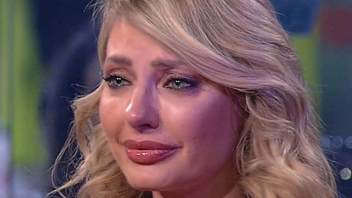 grande fratello vip san valentino manila nazzaro 13 12 2021 min