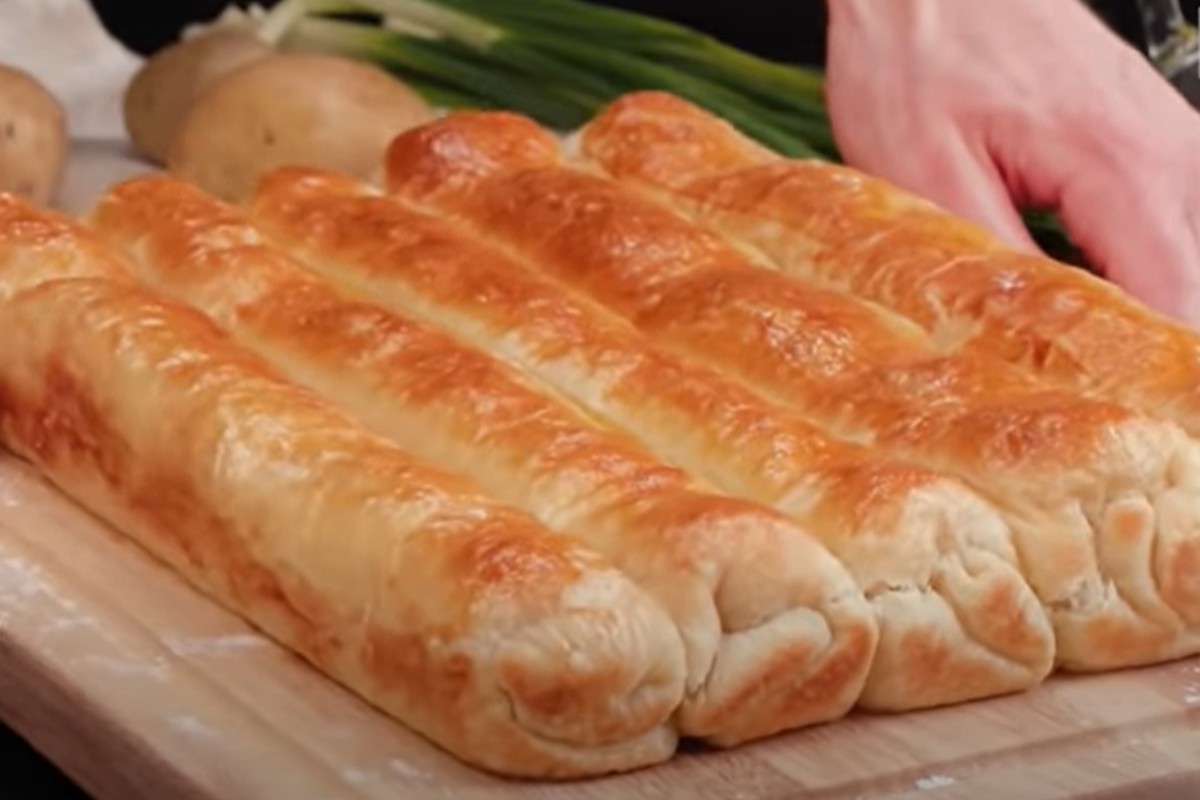 pasta sfoglia ripiena con pancetta rotolini ripieni di formaggio