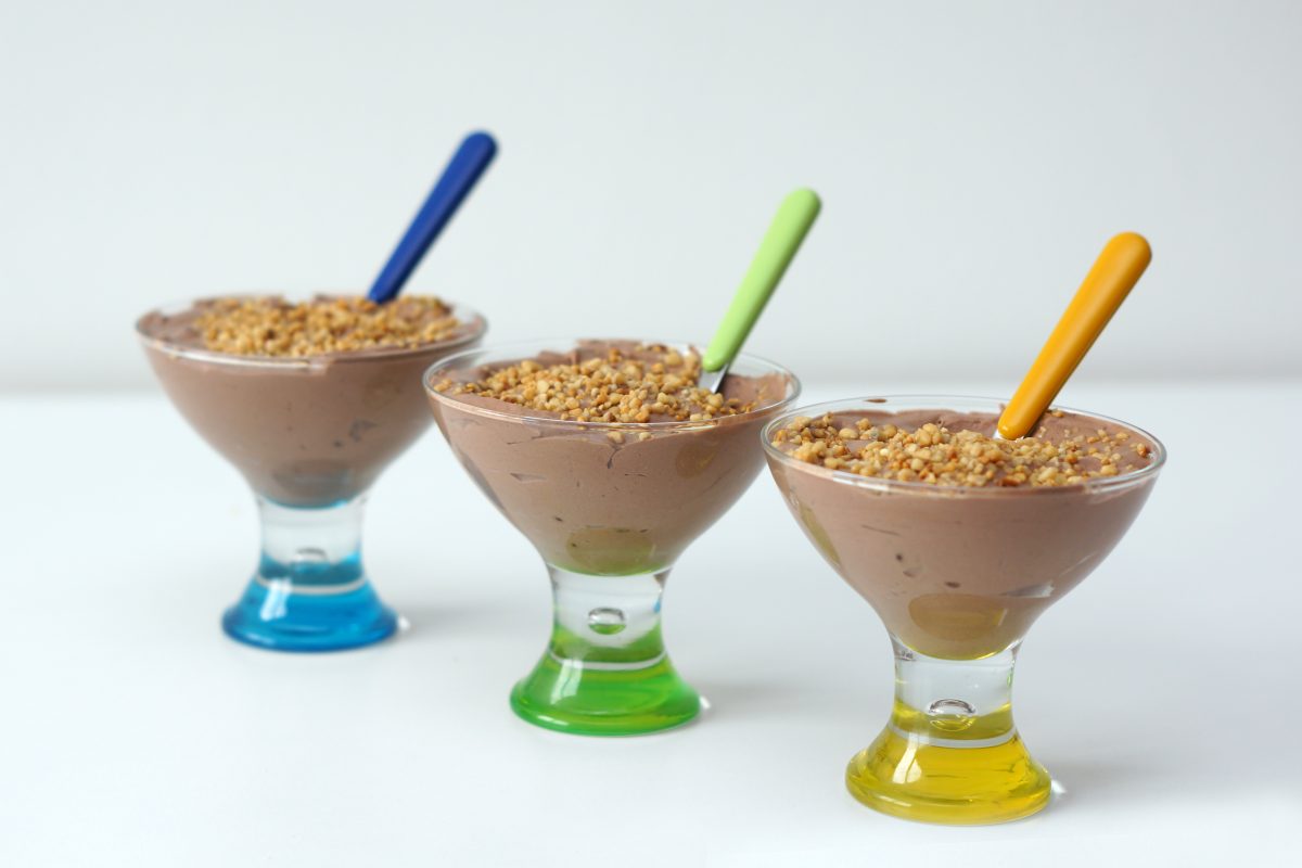 dolce a 3 ingredienti mousse AdobeStock 79141396