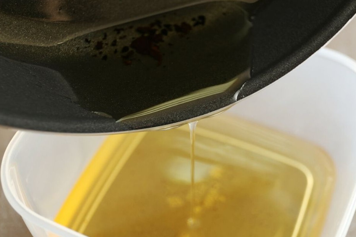 non buttare lolio della frittura olio esausto 1