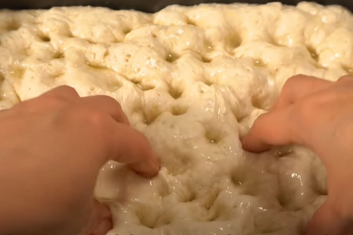 non compriamo piu il pane focaccia sofficissima ai 4 formaggi