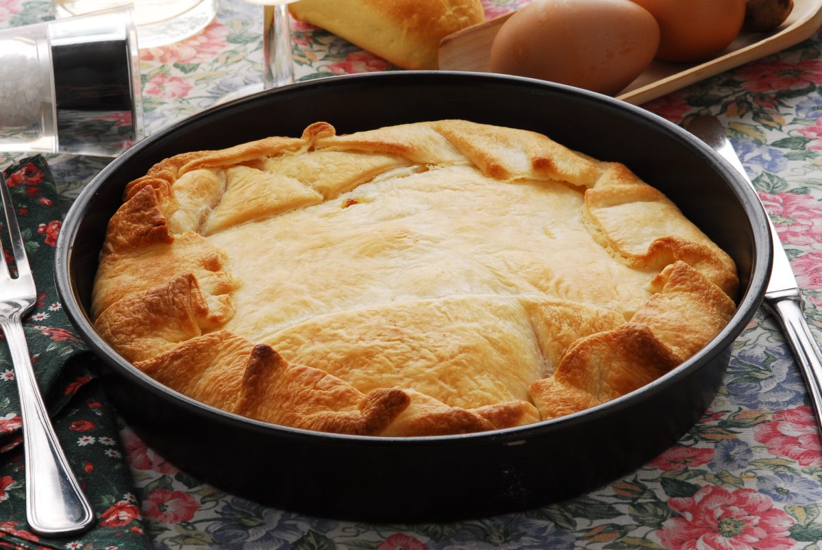 pizza di scarola napoletana a AdobeStock 11991106 2