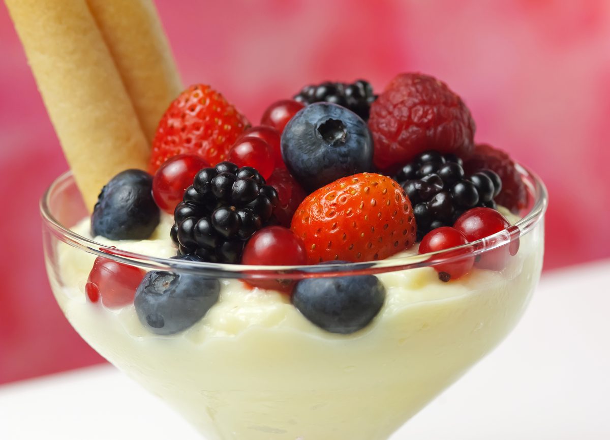 coppa mascarpone ai lamponi AdobeStock 54626858 1