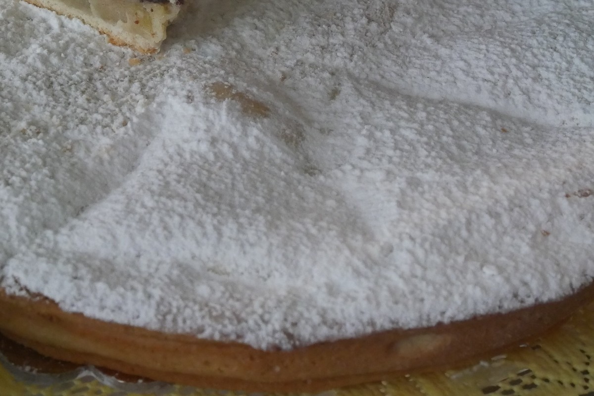 crostata integrale alla banana e AdobeStock 339098309