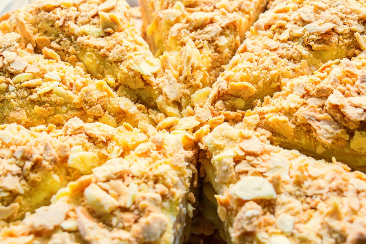 crumble alla crema pasticcera AdobeStock 144158811 1