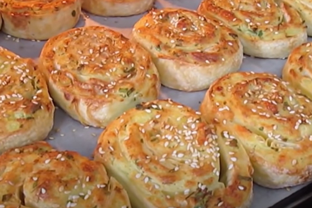 faccio questa semplice ricetta una girelle salate al formaggio 1