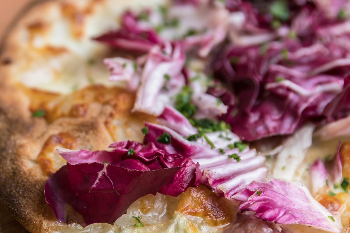 focaccia cipolle e radicchio morbidissima 1
