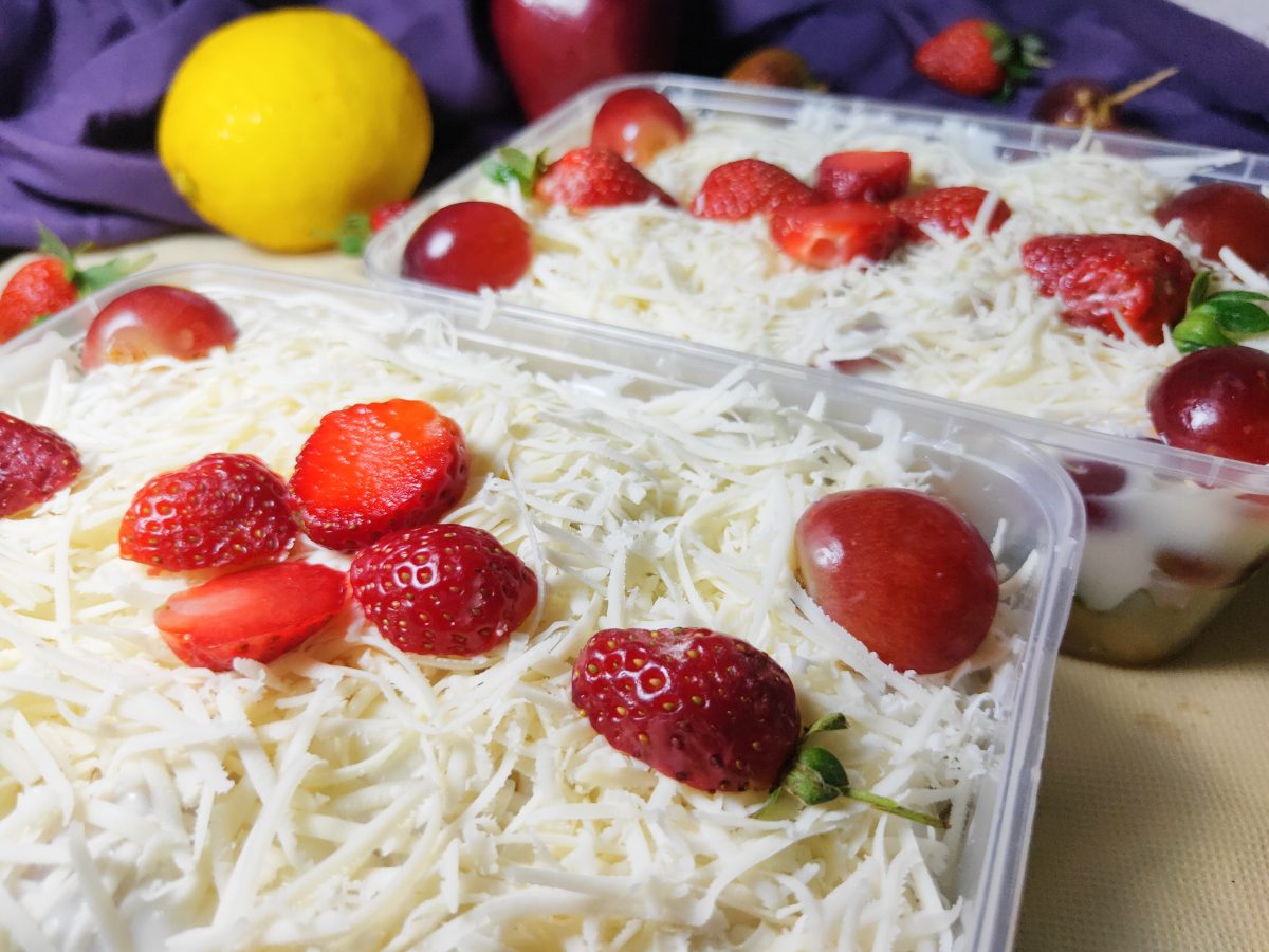 questo tiramisu alle fragole e AdobeStock 419045610