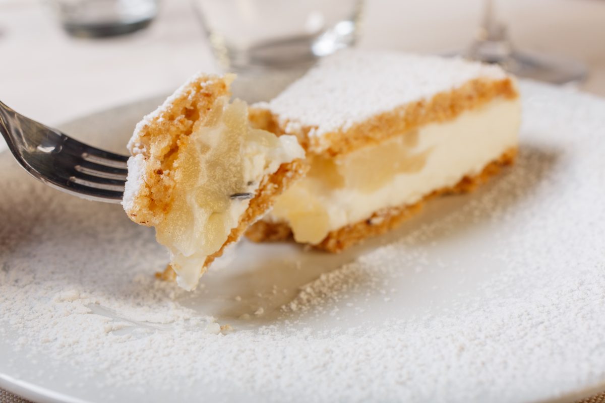 torta ricotta e pere AdobeStock 492595421 1