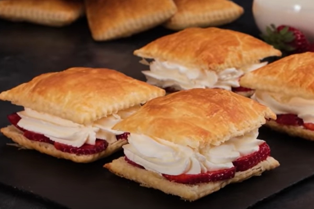 un dolce da milioni con sfogliatine panna e fragole