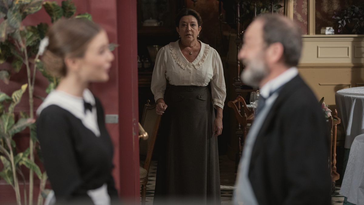 una vita anticipazioni 10 aprile Sabina5