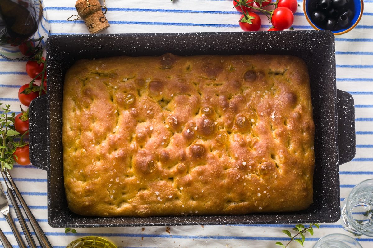 focaccia pugliese dal ripieno goloso AdobeStock 268180179