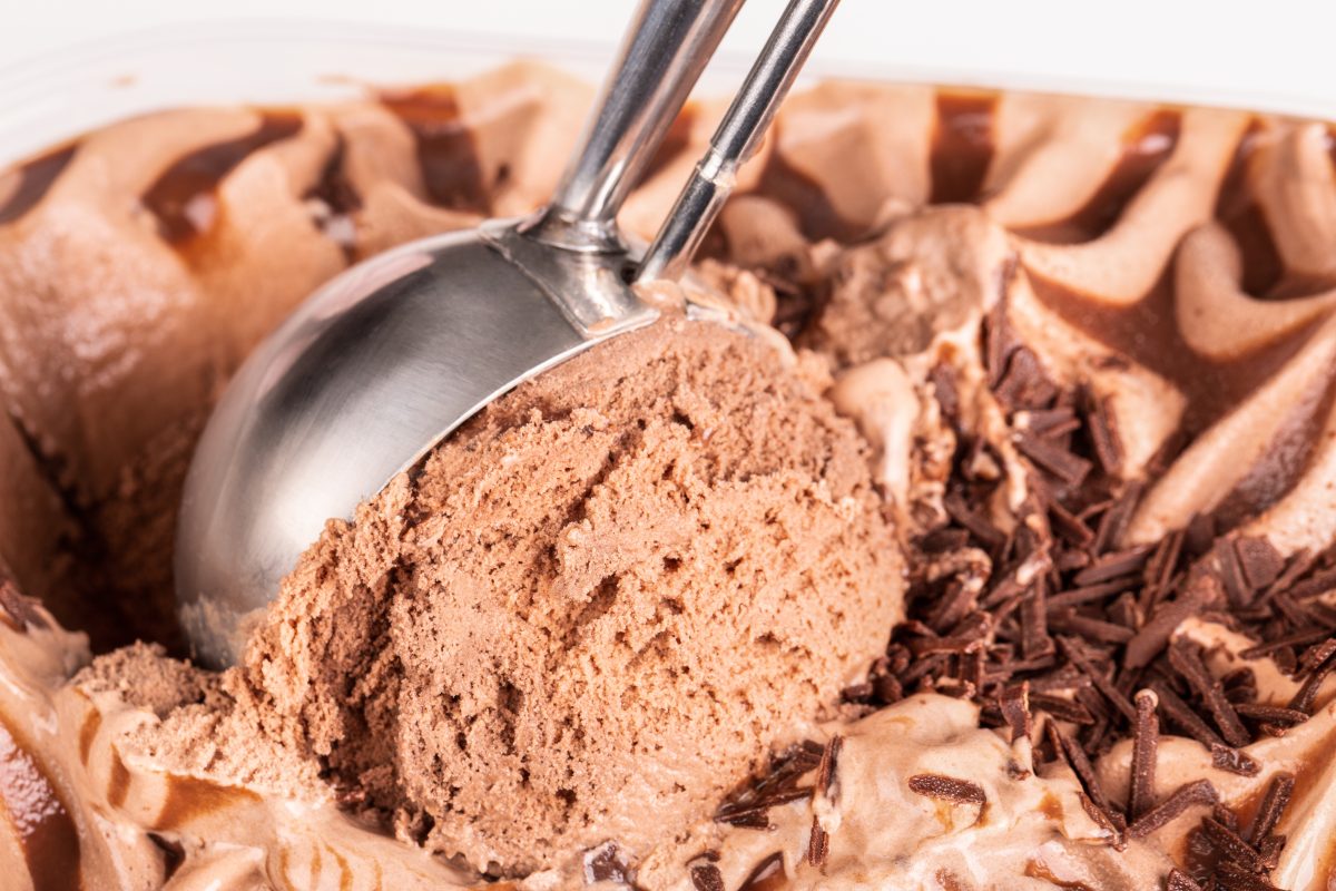 gelato fatto in casa con AdobeStock 385111741