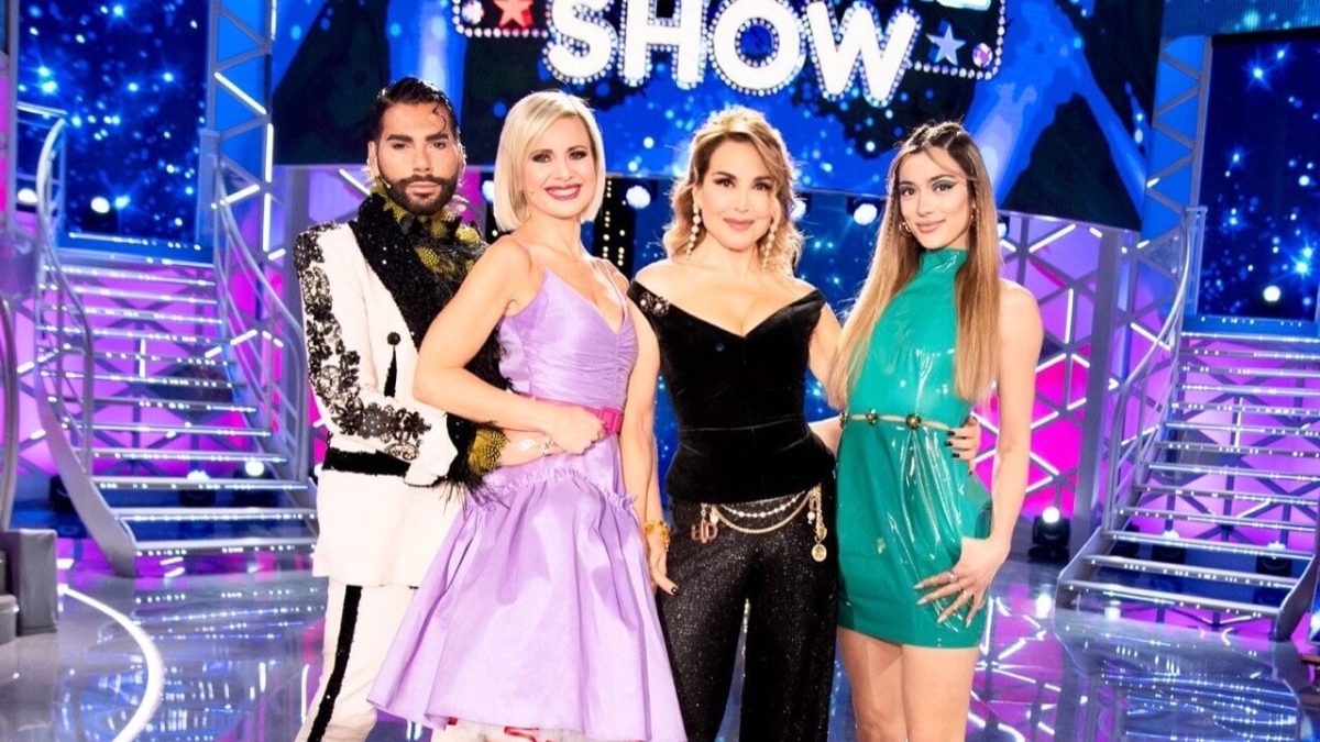 la pupa e il secchione BARBARA DURSO CON I GIUDICI SOLEIL SORGE ANTONELLA ELIA E FEDERICO FASHION STYLE 2