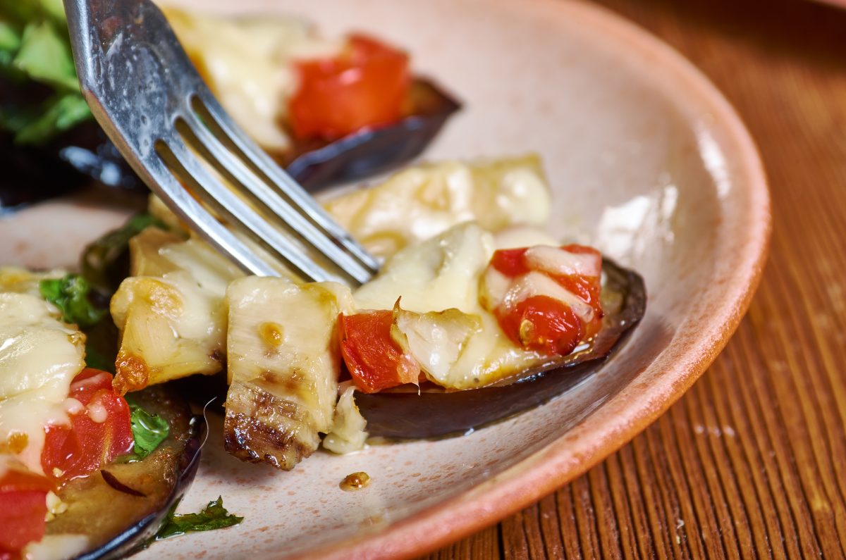 melanzane spaccatelle tradizionale ricetta povera AdobeStock 458000268