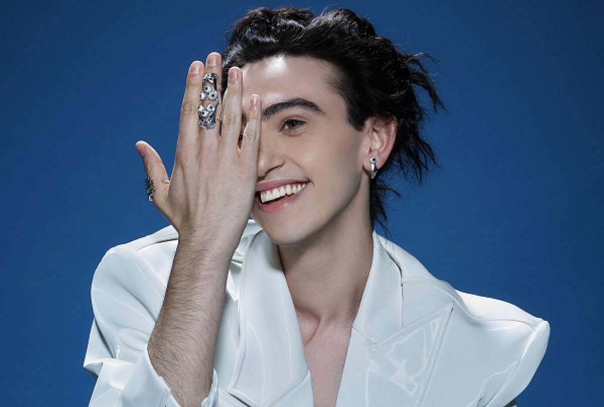 michele bravi vita privata biografia abiti michele bravi sanremo 2022 stilista look