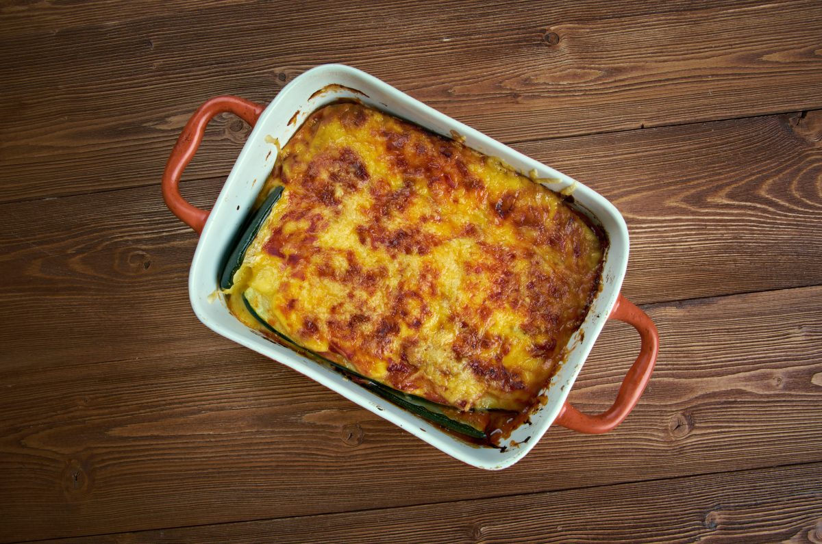 parmigiana di zucchine a crudobianca AdobeStock 70238699 1