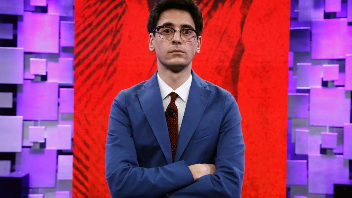 valerio lundini vita privata biografia 1600x900 1647535976394 16.03.22 Una pezza di Lundini Valerio Lundini