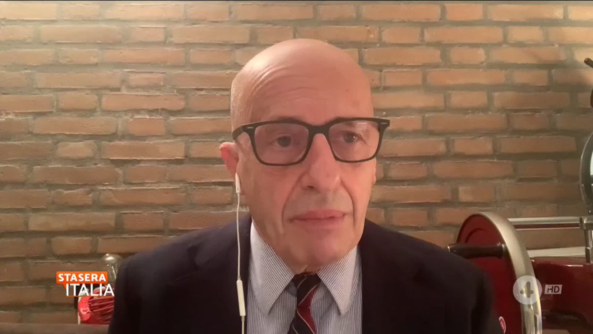 alessandro sallusti vita privata biografia FKDVB8sWQAEdrU2