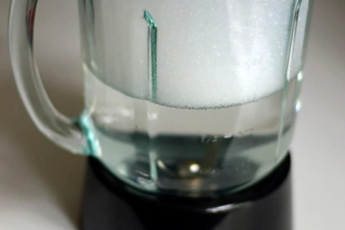 metti nel frullatore un cucchiaino bicarbonato nel frullatore