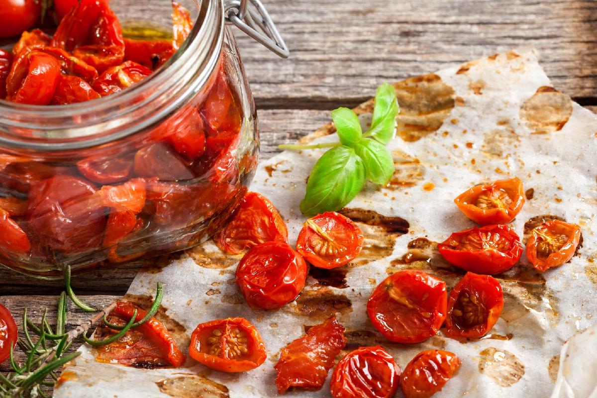 pomodori secchi sottolio la conserva pomodori secchi sottolio la conserva 240549214 936393676913352 8272614846016736260 n