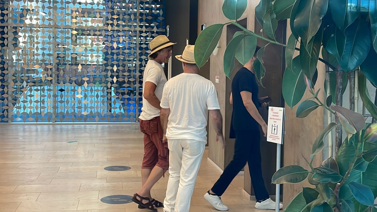 beautiful ronn moss fa una Ronn Inter