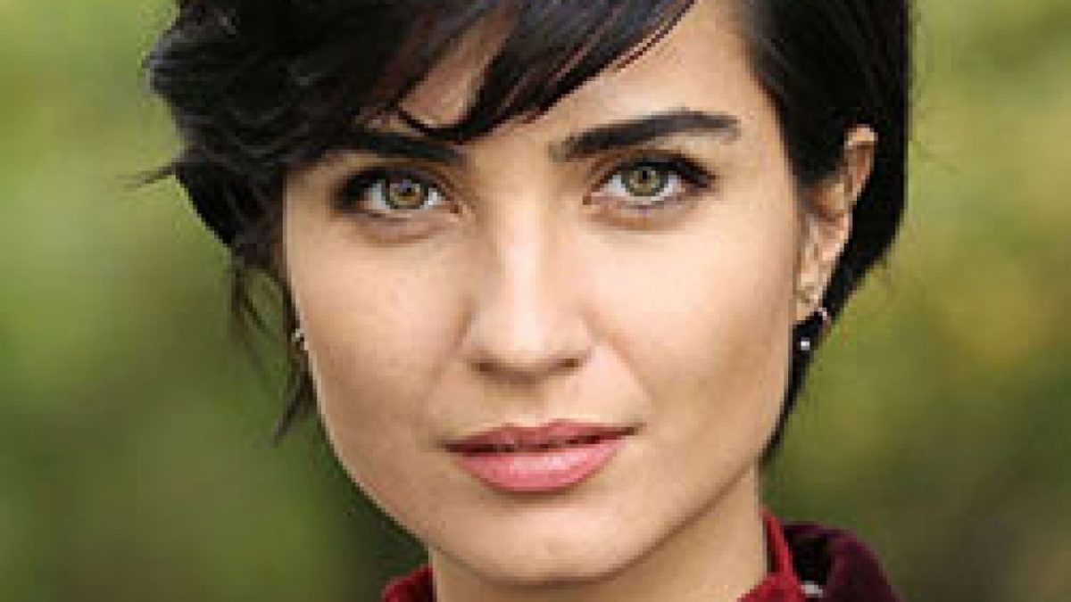 brave and beautiful che fine tuba buyukustun actress 1280x720 1