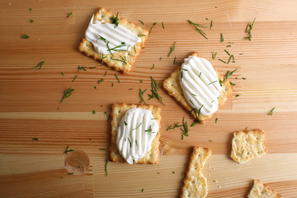 keto buttery cheese crackers AdobeStock 185889545