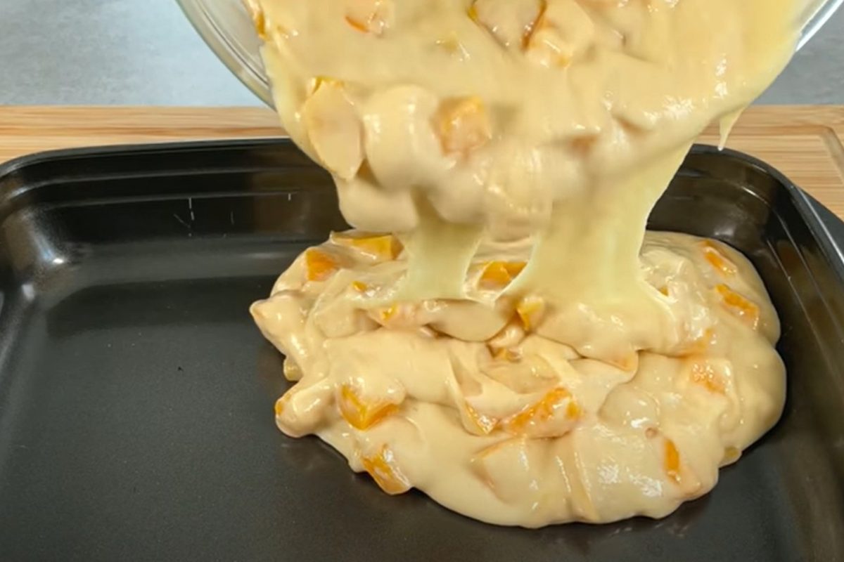 taglia le pesche e aggiungile 002