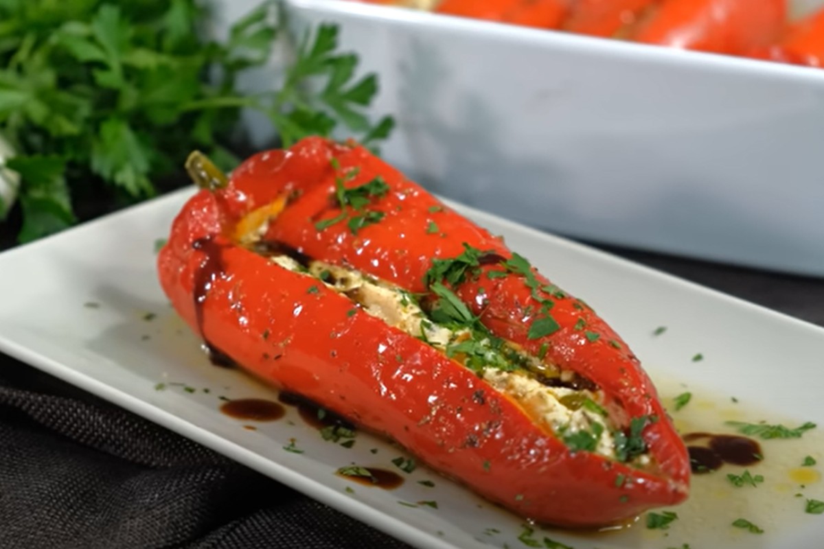 questa ricetta greca fa impazzire peperoni alla greca