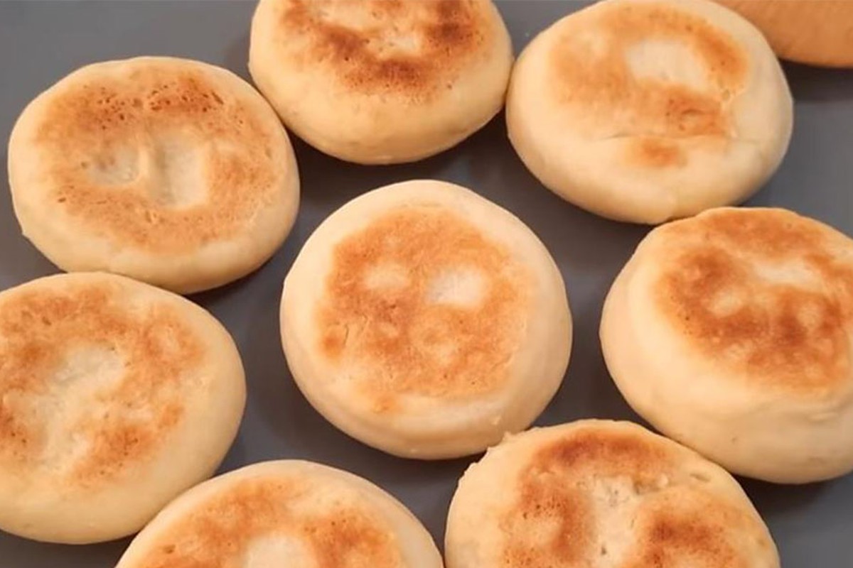 farina acqua e 2 cucchiai pane in padella 1