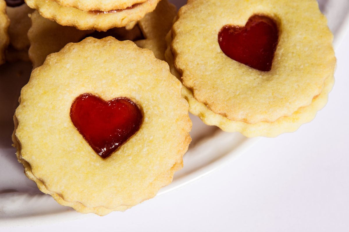 i biscotti si sciolgono in AdobeStock 103651228