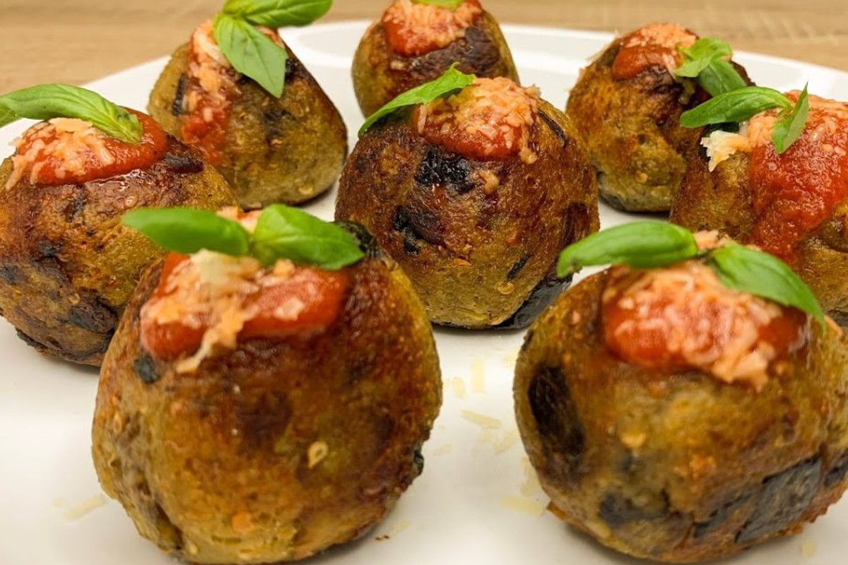 le melanzane mangiate cosi sono polpette di melanzane dal cuore filante