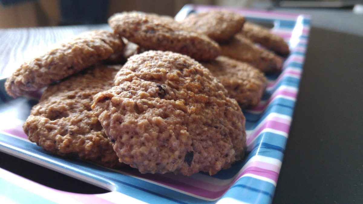 biscotti al grano saraceno e AdobeStock 337191184