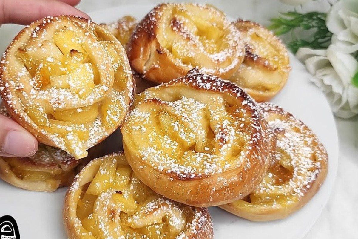 prendi 2 mele e 1 tortine di mele 2