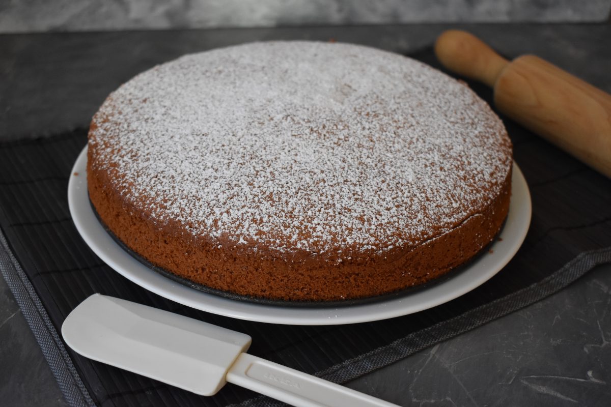 torta poverella alle noci e AdobeStock 244519451