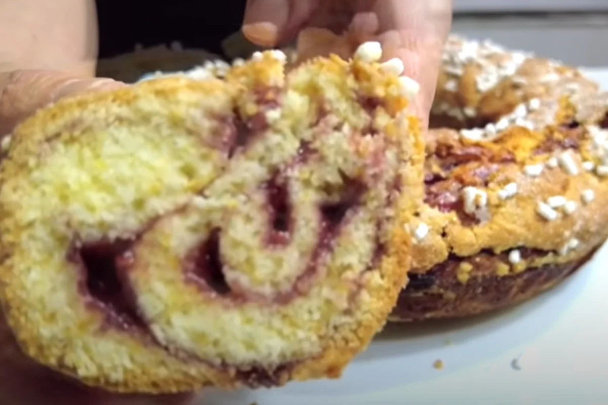 ciambellone arrotolato e veloce facile ciambellone arrotolato alla marmellata facile ciambellone arrotolato 1.jpg