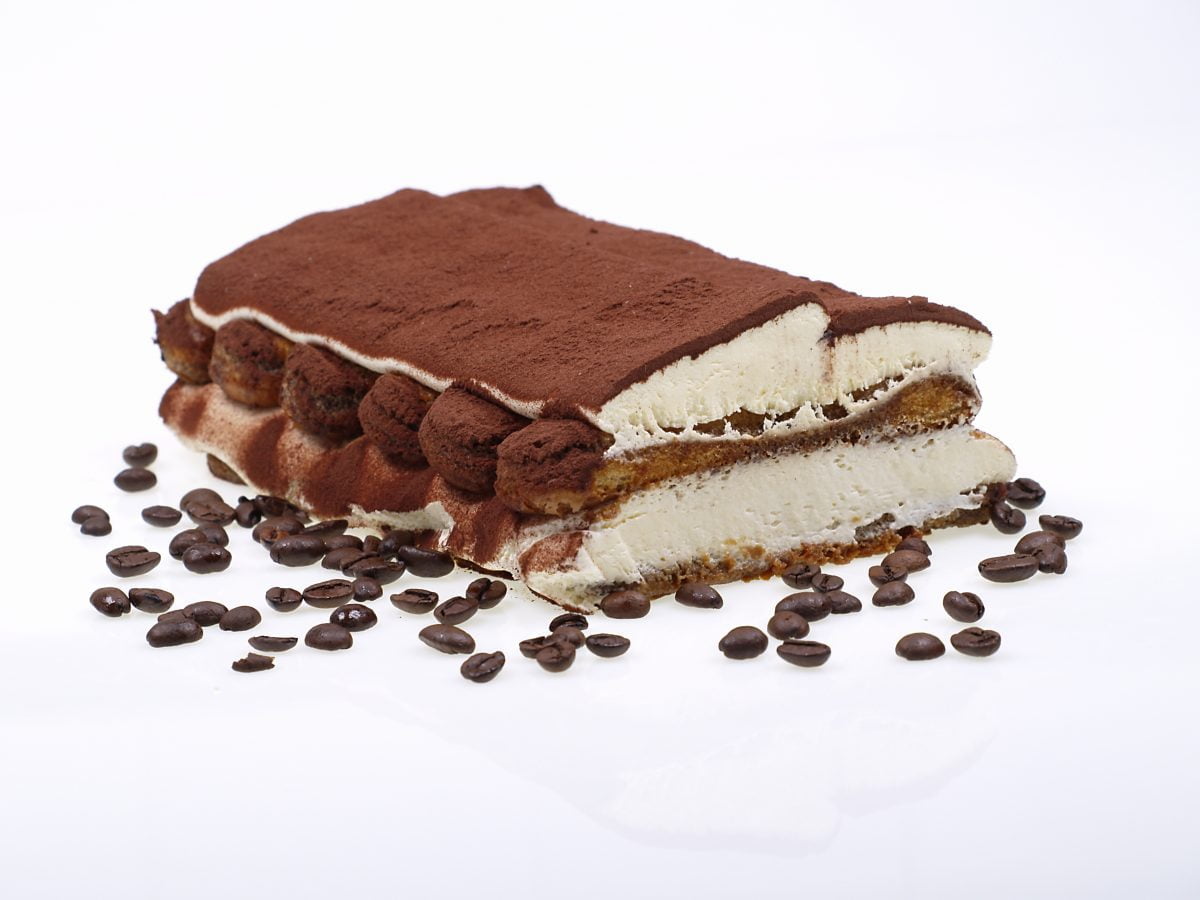 finto tiramisu light senza mascarpone finto tiramisu senza uova e AdobeStock 4983902 1200x900 1