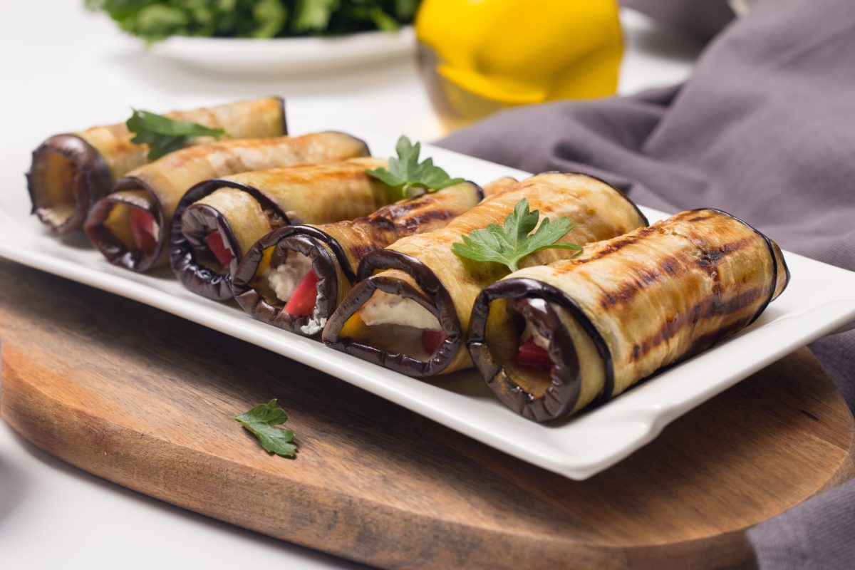 involtini di melanzane con pesto AdobeStock 522080492