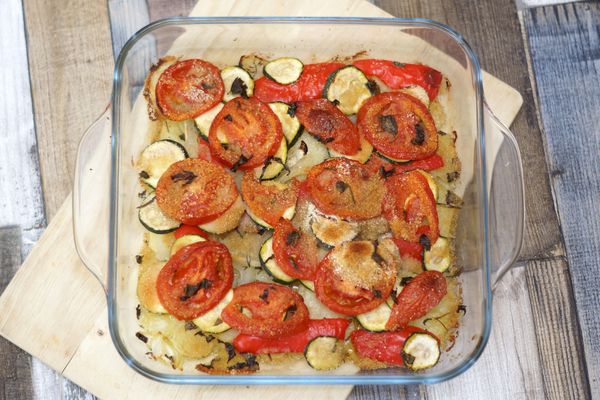 zucchine gratinate con pomodori e Zucchine gratinate con cipolle e pomodori
