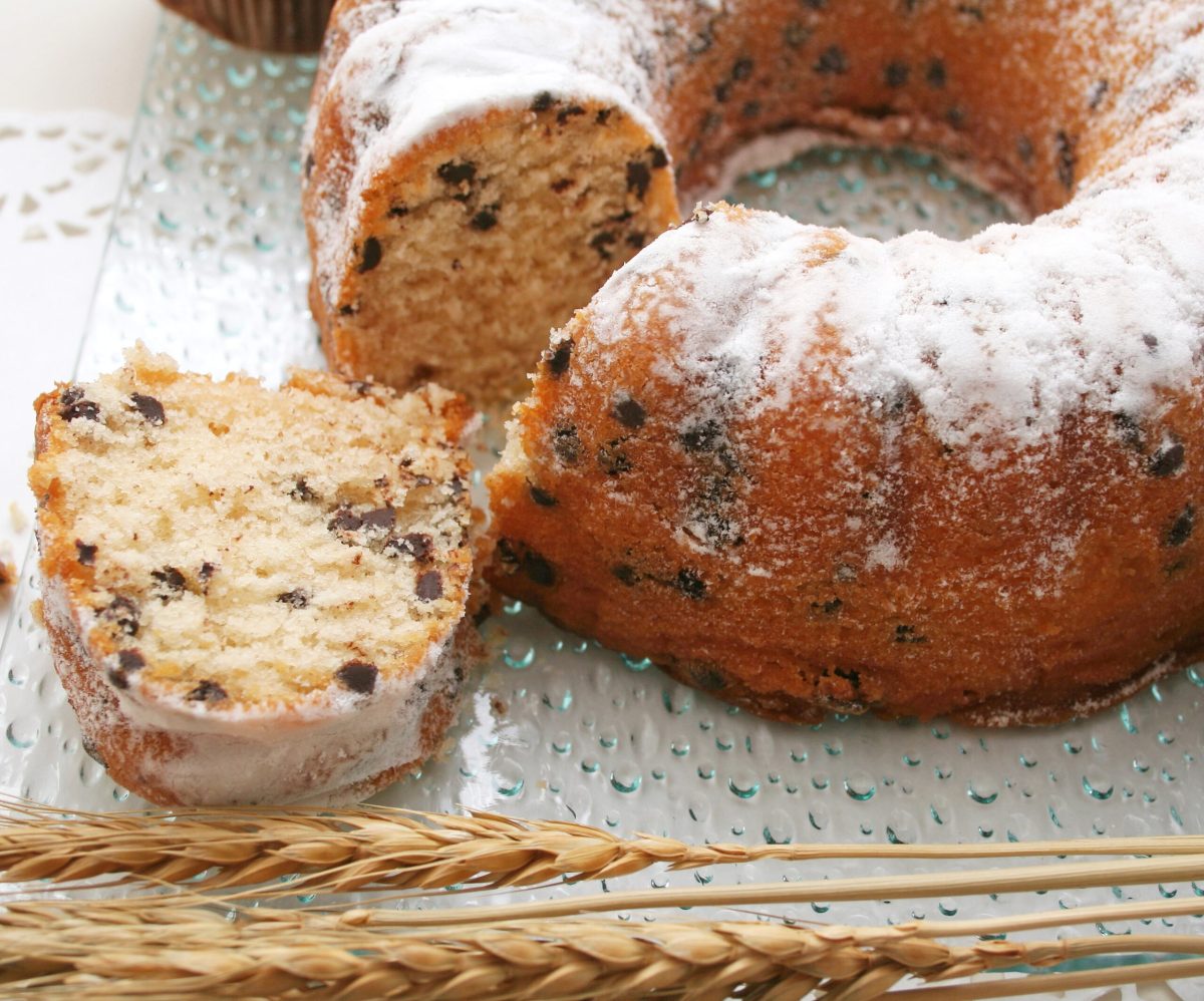 Ciambellone gocce di cioccolato scaled 1