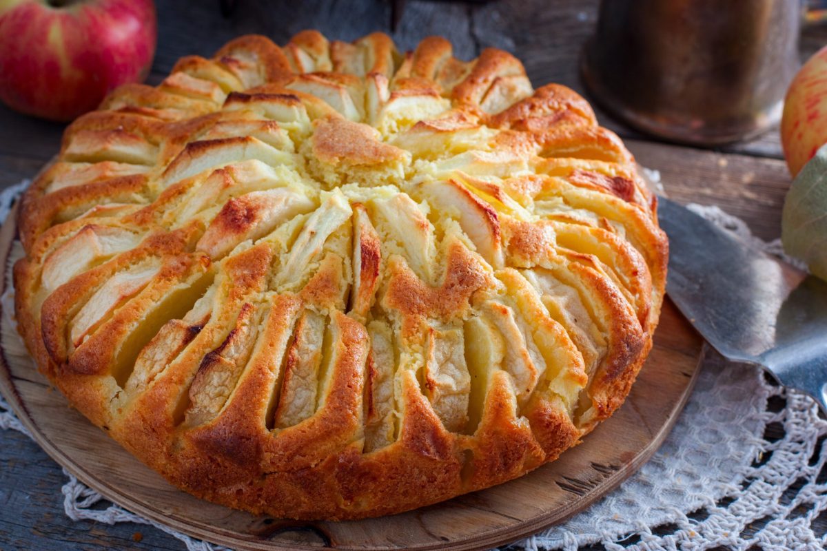 Torta mele e carote scaled 1